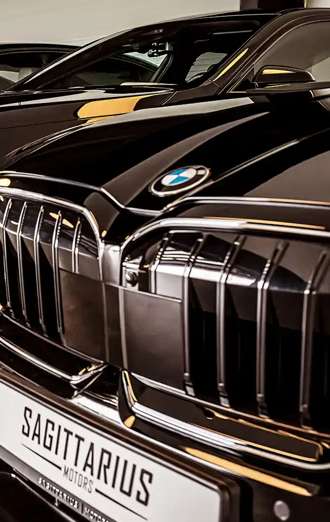 Frontdetail exklusiver BMW X Modelle bei Sagittarius Motors